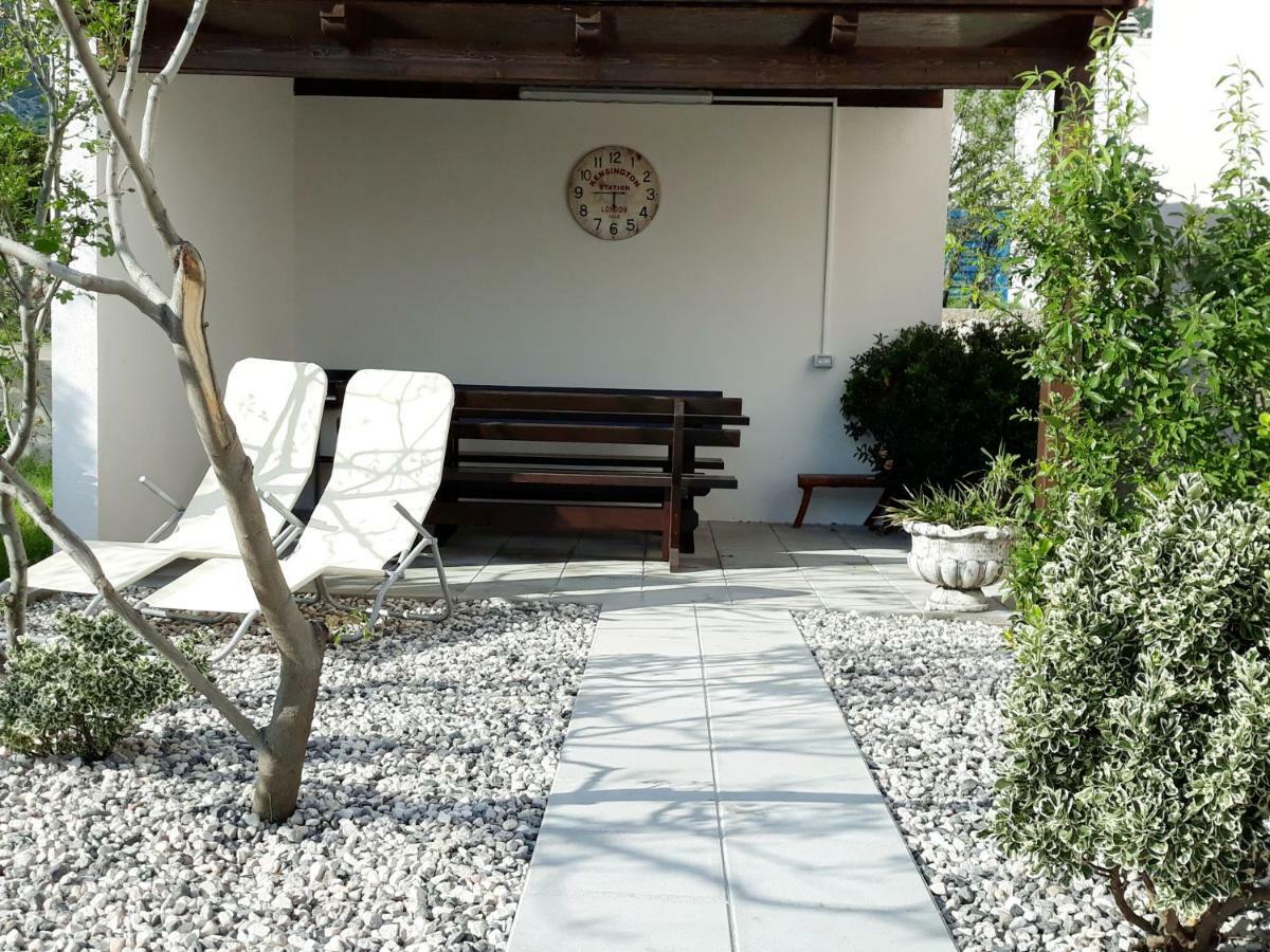 Villa Mihaela - Apartment Ana Cesarica Bagian luar foto